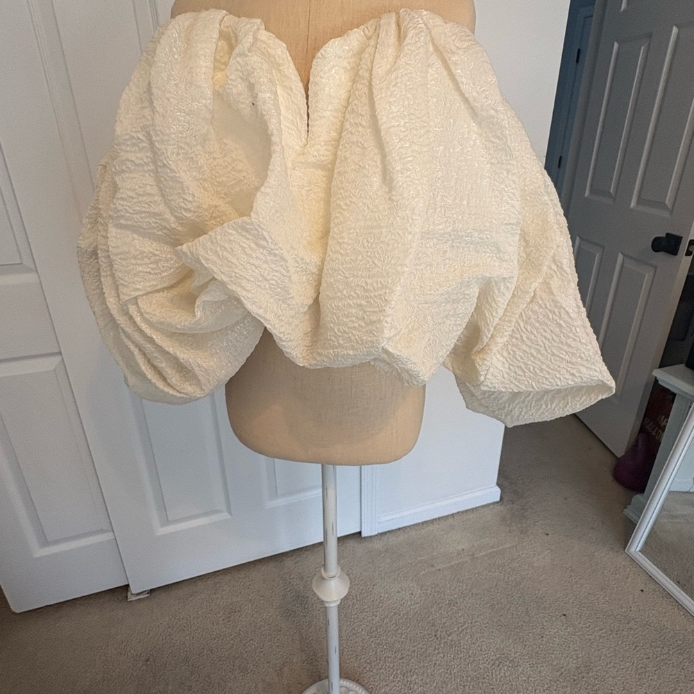 Acler NWT Cream Textured Off-Shoulder Top